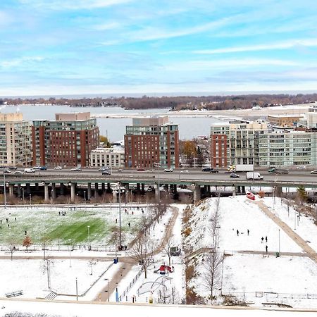 トロントWalk To Rogers, Scotia Arena, Cn Towerアパートメント エクステリア 写真
