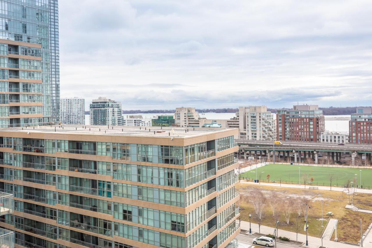 トロントWalk To Rogers, Scotia Arena, Cn Towerアパートメント エクステリア 写真