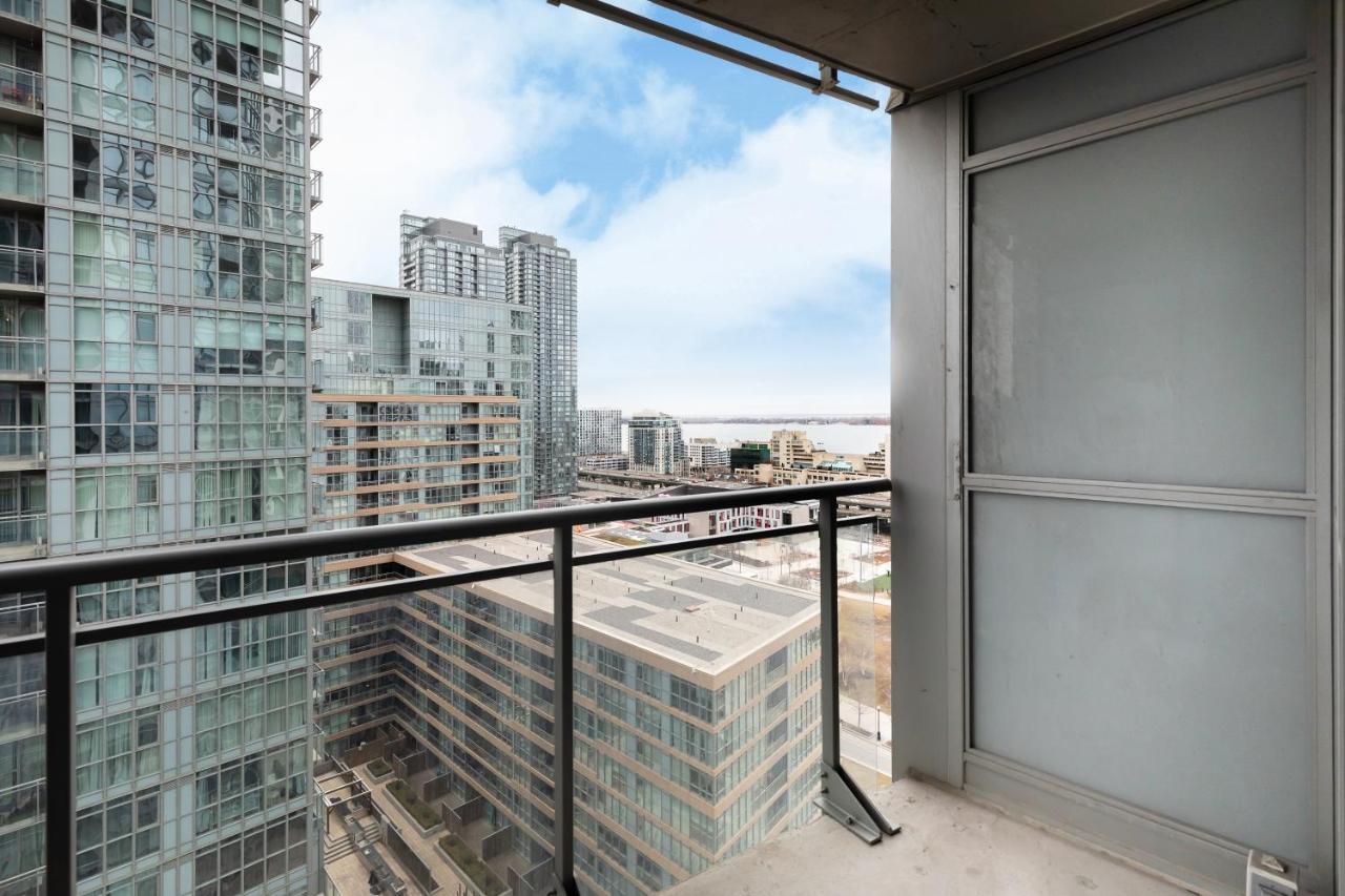 トロントWalk To Rogers, Scotia Arena, Cn Towerアパートメント エクステリア 写真