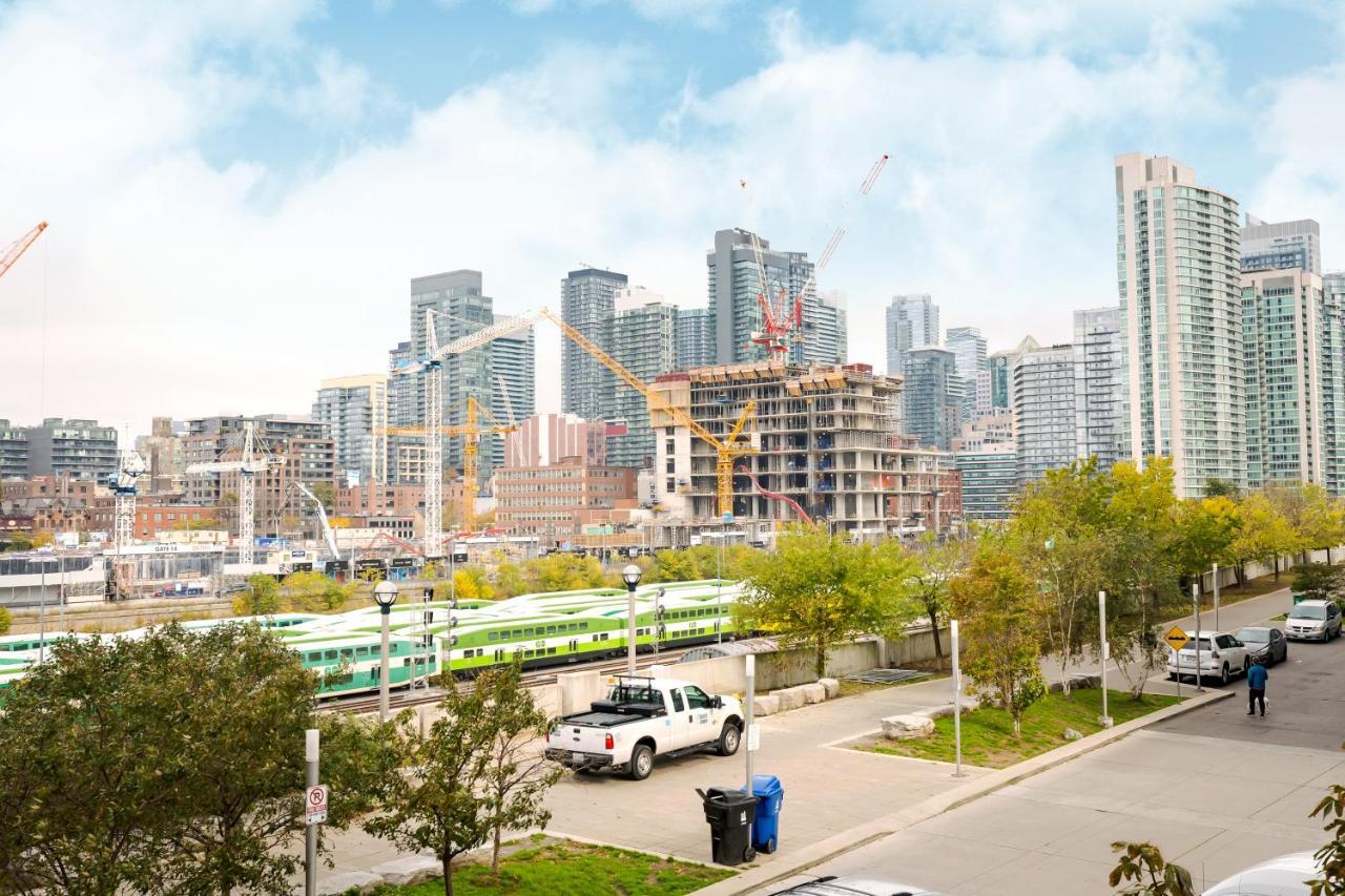 トロントWalk To Rogers, Scotia Arena, Cn Towerアパートメント エクステリア 写真